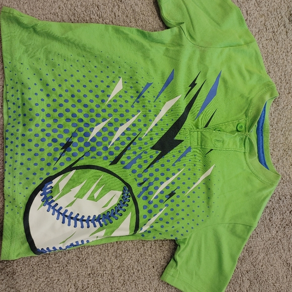 Tshirt - Picture 2 of 5